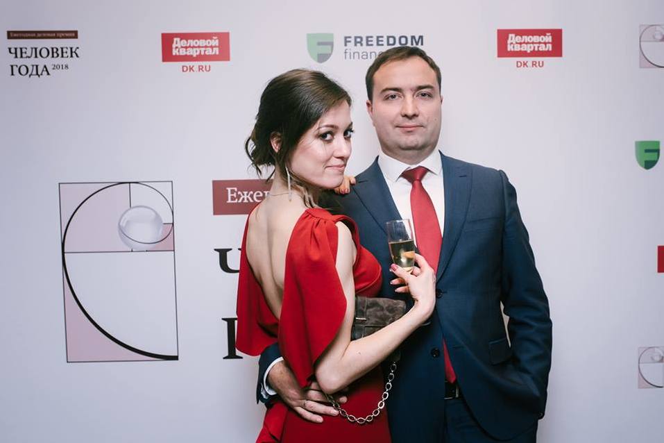 «Почти Black tie». Каким трендам следовали гости премии «Человек года — 2018» / ФОТО 6 «Почти Black tie». Каким трендам следовали гости премии «Человек года — 2018» / ФОТО 6