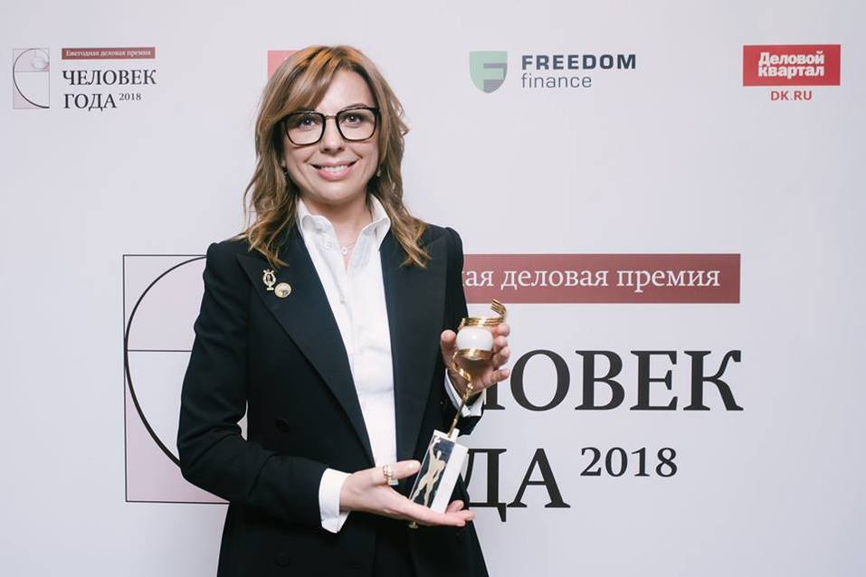 «Почти Black tie». Каким трендам следовали гости премии «Человек года — 2018» / ФОТО 11 «Почти Black tie». Каким трендам следовали гости премии «Человек года — 2018» / ФОТО 11