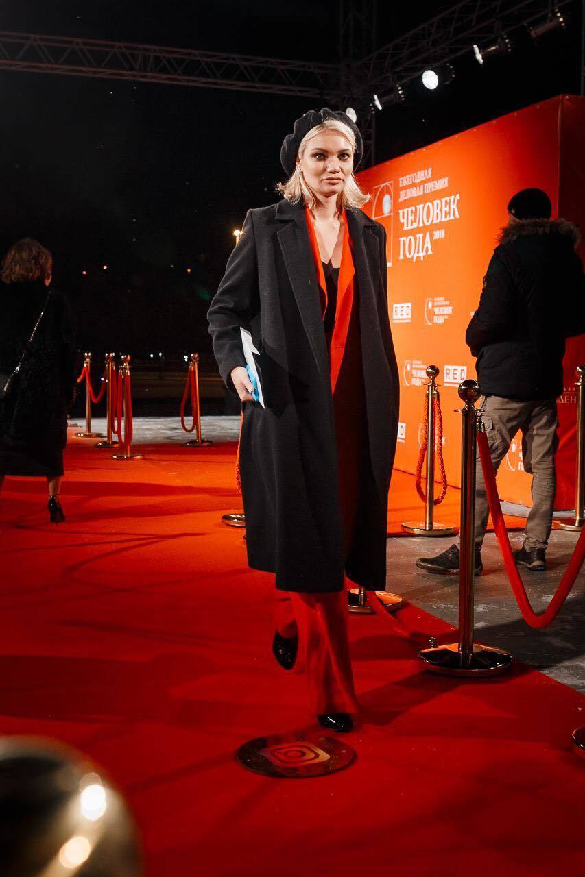 «Почти Black tie». Каким трендам следовали гости премии «Человек года — 2018» / ФОТО 14 «Почти Black tie». Каким трендам следовали гости премии «Человек года — 2018» / ФОТО 14