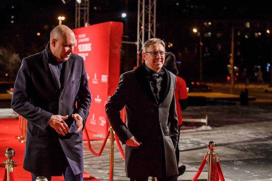 «Почти Black tie». Каким трендам следовали гости премии «Человек года — 2018» / ФОТО 17 «Почти Black tie». Каким трендам следовали гости премии «Человек года — 2018» / ФОТО 17