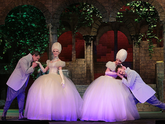 Подарили «Двенадцатую ночь» Шекспира 2 Подарили «Двенадцатую ночь» Шекспира 2