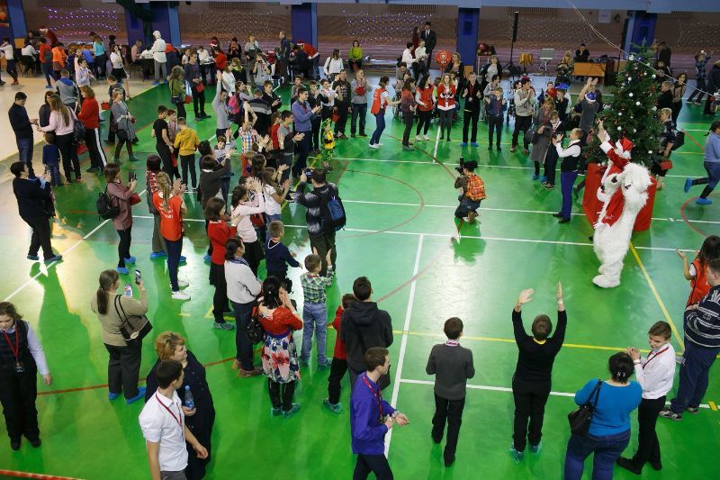 Особенные подростки поздравили маленьких пациентов oбластной больницы с Новым годом 2 Особенные подростки поздравили маленьких пациентов oбластной больницы с Новым годом 2