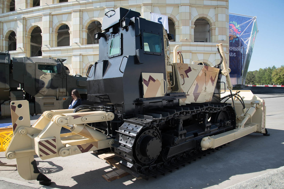Суровость зашкаливает: челябинские тракторы смогут преодолевать минные поля 1 Суровость зашкаливает: челябинские тракторы смогут преодолевать минные поля 1