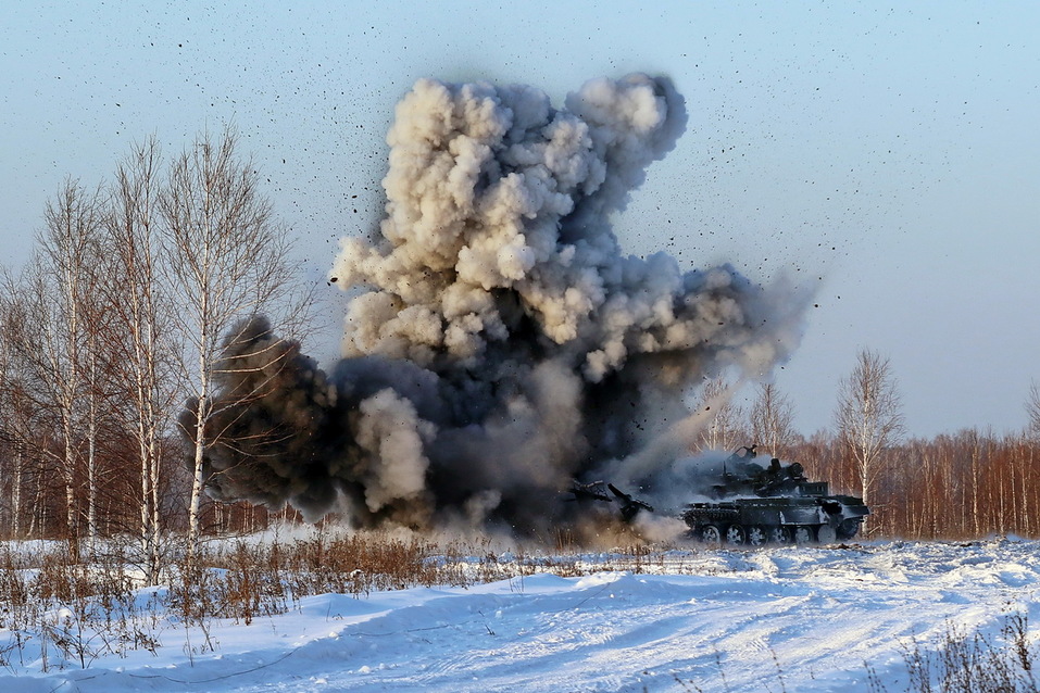 Суровость зашкаливает: челябинские тракторы смогут преодолевать минные поля 4 Суровость зашкаливает: челябинские тракторы смогут преодолевать минные поля 4