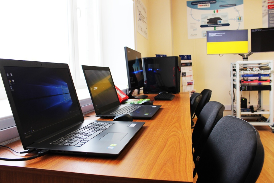 Как защитить свой бизнес от кибер-угроз в 2019 году
3 Как защитить свой бизнес от кибер-угроз в 2019 году
3