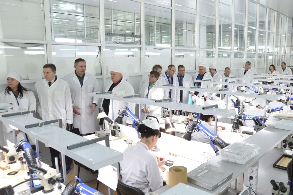 Выездное заседание областного Законодательного собрания прошло на АПЗ 5 Выездное заседание областного Законодательного собрания прошло на АПЗ 5