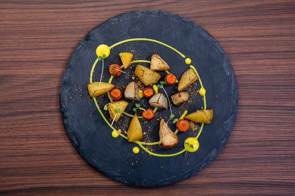 Русско-азиатское меню и люстра за миллион. В Нижнем Новгороде открылось рестокафе «Маяк» 1 Русско-азиатское меню и люстра за миллион. В Нижнем Новгороде открылось рестокафе «Маяк» 1