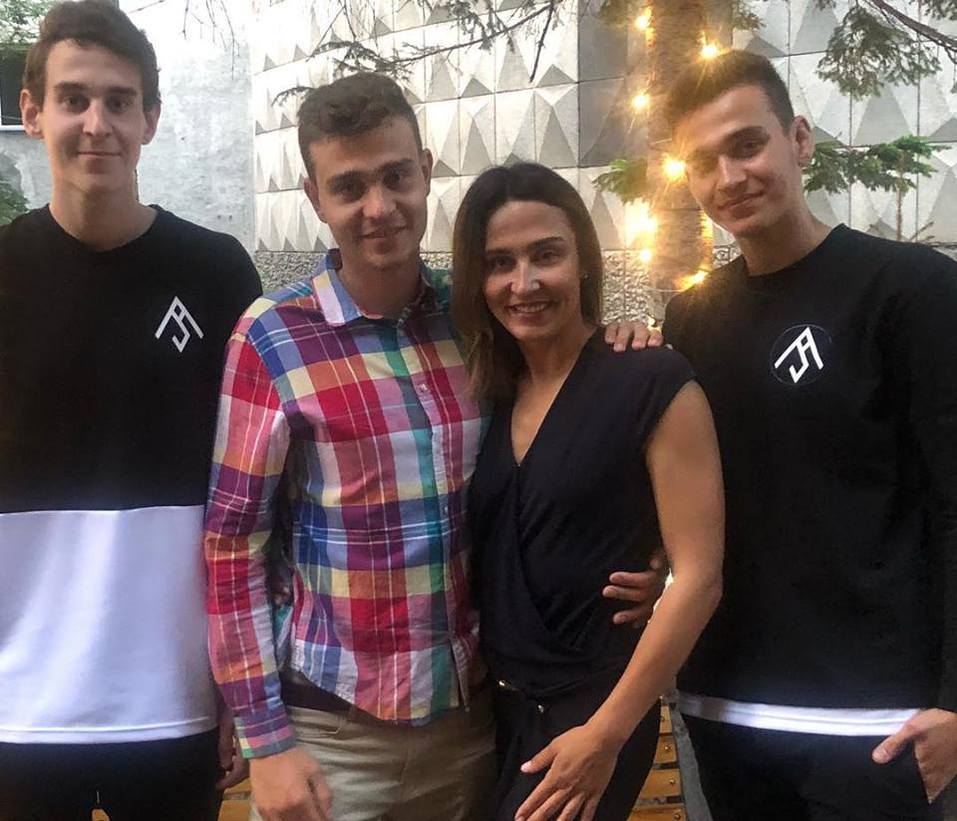 Анна Сидевич: «Мать сыновей должна занять позицию доверительного невмешательства» 1 Анна Сидевич: «Мать сыновей должна занять позицию доверительного невмешательства» 1