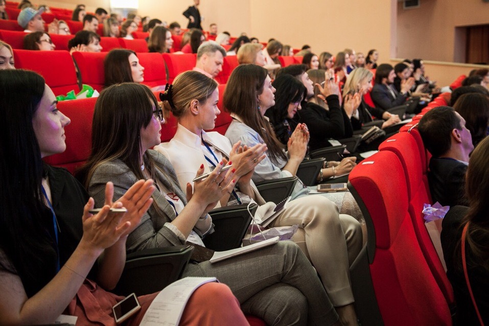 Герман Греф тоже это делает. И вы можете. Создайте свой бренд личности
2 Герман Греф тоже это делает. И вы можете. Создайте свой бренд личности
2