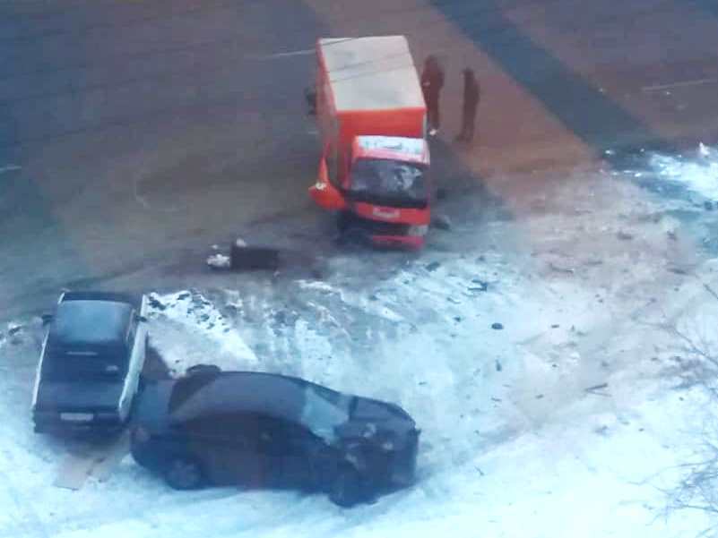 Пьяный лихач разбил фудтрак челябинца, накормившего болельщиков ЧМ по футболу 1 Пьяный лихач разбил фудтрак челябинца, накормившего болельщиков ЧМ по футболу 1