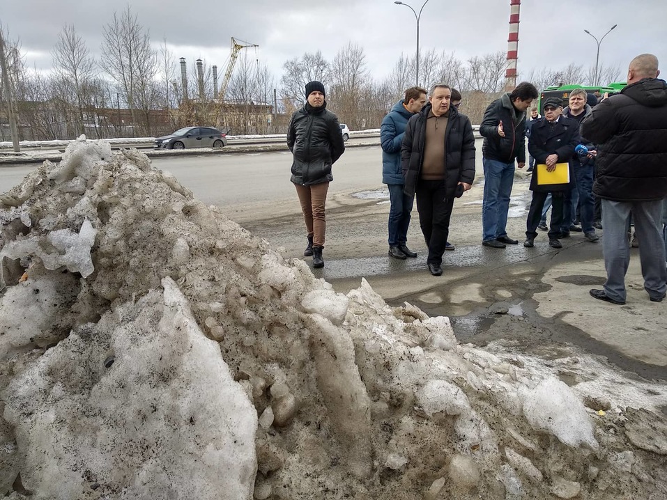 «Не рассчитывайте на шоу с увольнениями». Виновным в завалах на улицах назначили бизнес 2 «Не рассчитывайте на шоу с увольнениями». Виновным в завалах на улицах назначили бизнес 2
