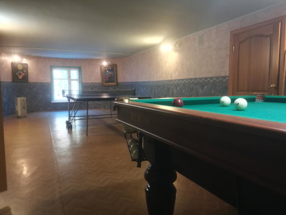 В Красноярске продают огромный коттедж с собственной пристанью 2 В Красноярске продают огромный коттедж с собственной пристанью 2