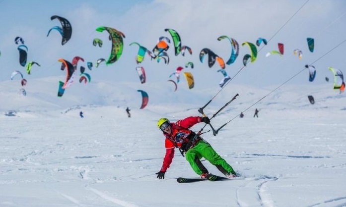 Спорт и семейный отдых: на Тургояке пройдет кубок по зимнему кайту 1 Спорт и семейный отдых: на Тургояке пройдет кубок по зимнему кайту 1