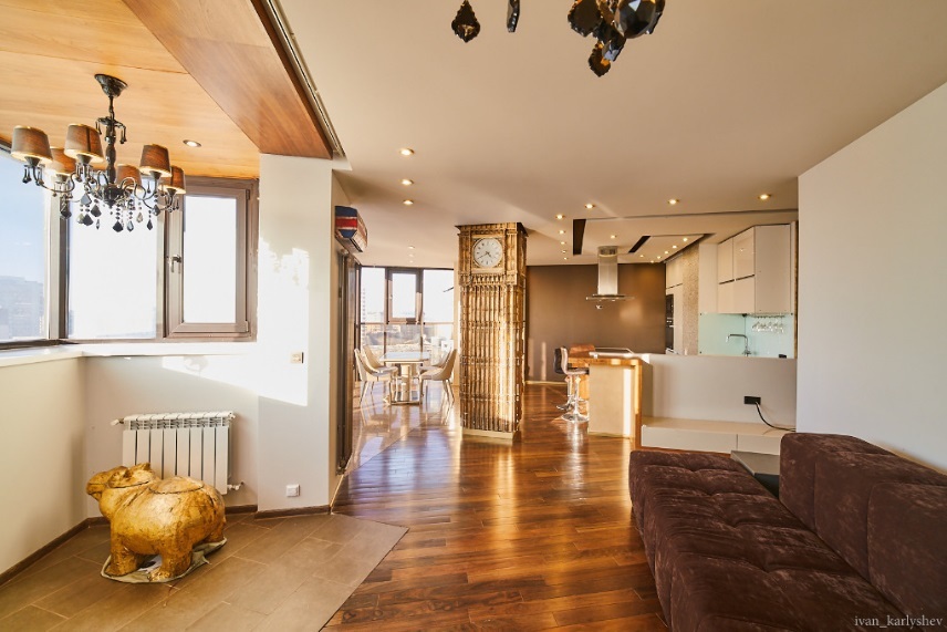 Мини Биг Бен и бюст Аполлона: смотрим, как обустроены самые дорогие квартиры Челябинска 1 Мини Биг Бен и бюст Аполлона: смотрим, как обустроены самые дорогие квартиры Челябинска 1