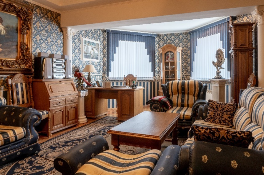 Мини Биг Бен и бюст Аполлона: смотрим, как обустроены самые дорогие квартиры Челябинска 8 Мини Биг Бен и бюст Аполлона: смотрим, как обустроены самые дорогие квартиры Челябинска 8