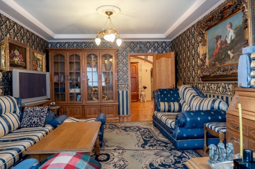 Мини Биг Бен и бюст Аполлона: смотрим, как обустроены самые дорогие квартиры Челябинска 9 Мини Биг Бен и бюст Аполлона: смотрим, как обустроены самые дорогие квартиры Челябинска 9