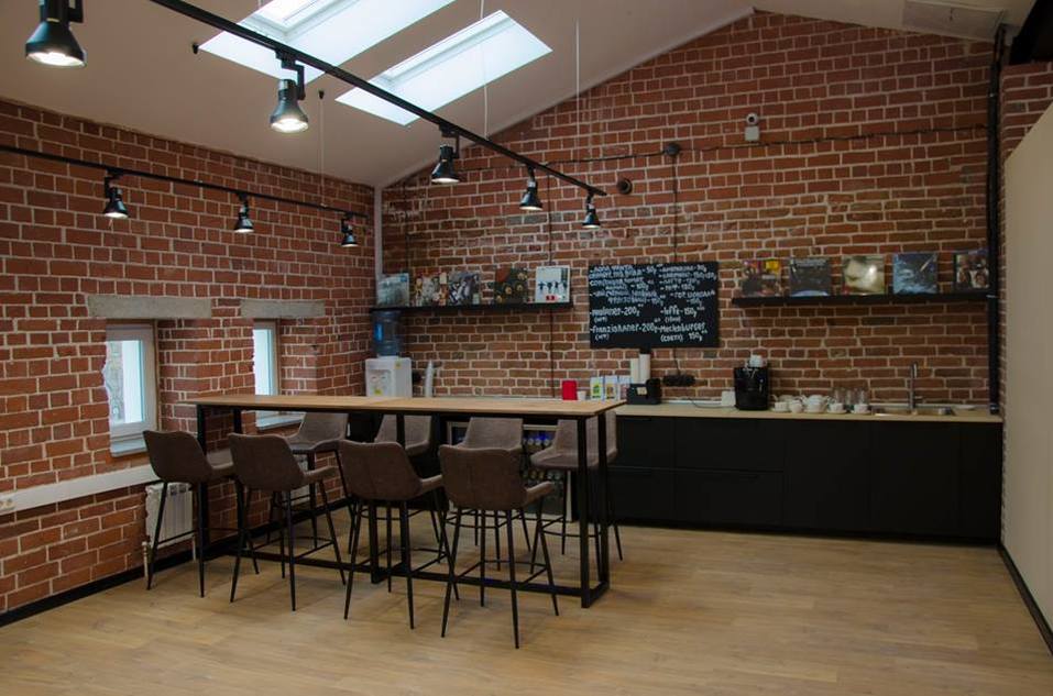 Уральский миллионер открывает коворкинг с летней террасой в элитном ЖК 2 Уральский миллионер открывает коворкинг с летней террасой в элитном ЖК 2