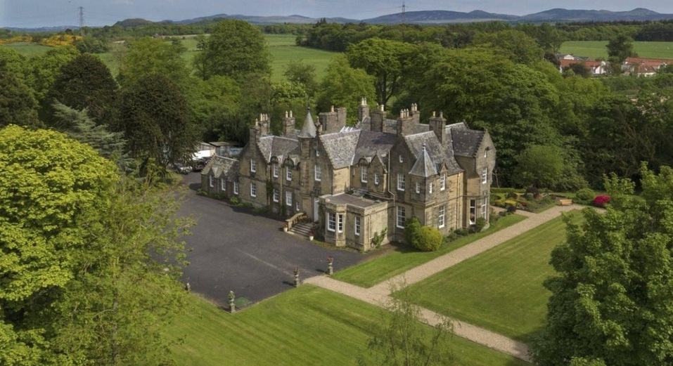 Жизнь на широкую ногу. Восемь старинных замков Европы по цене от €1,9 млн 8 Жизнь на широкую ногу. Восемь старинных замков Европы по цене от €1,9 млн 8