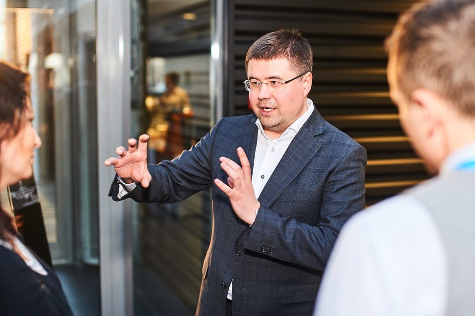 Мечтал зарабатывать пару тысяч долларов, а построил компанию с оборотом 6 млрд руб. Как? 2 Мечтал зарабатывать пару тысяч долларов, а построил компанию с оборотом 6 млрд руб. Как? 2