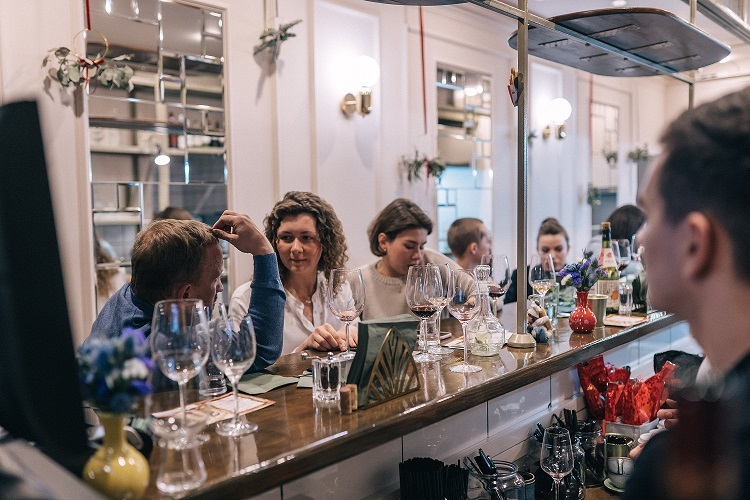 Ни стейков, ни овощей, ни культуры. Егор Уваров о ресторанном бизнесе в Нижнем Новгороде
2 Ни стейков, ни овощей, ни культуры. Егор Уваров о ресторанном бизнесе в Нижнем Новгороде
2