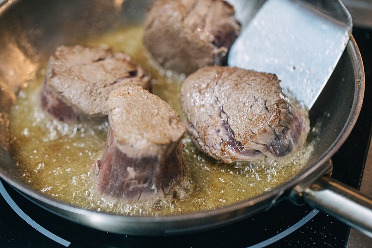 Ни стейков, ни овощей, ни культуры. Егор Уваров о ресторанном бизнесе в Нижнем Новгороде
3 Ни стейков, ни овощей, ни культуры. Егор Уваров о ресторанном бизнесе в Нижнем Новгороде
3