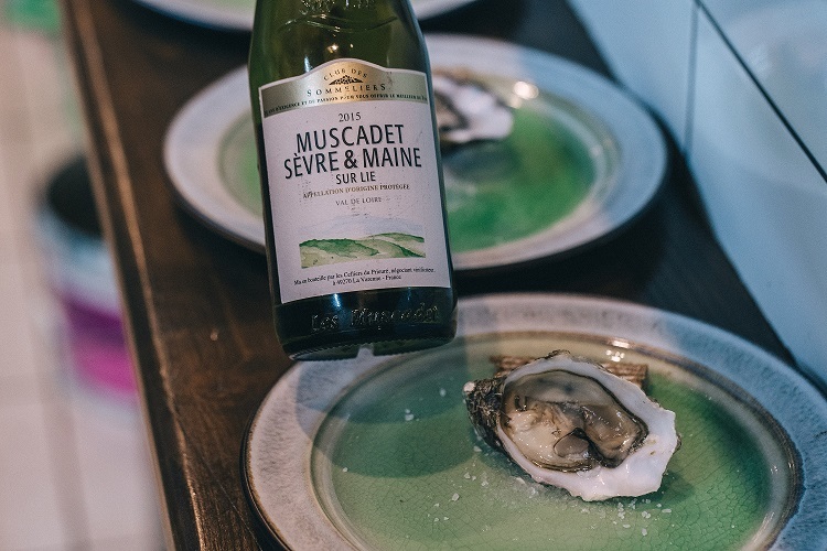 Ни стейков, ни овощей, ни культуры. Егор Уваров о ресторанном бизнесе в Нижнем Новгороде
4 Ни стейков, ни овощей, ни культуры. Егор Уваров о ресторанном бизнесе в Нижнем Новгороде
4