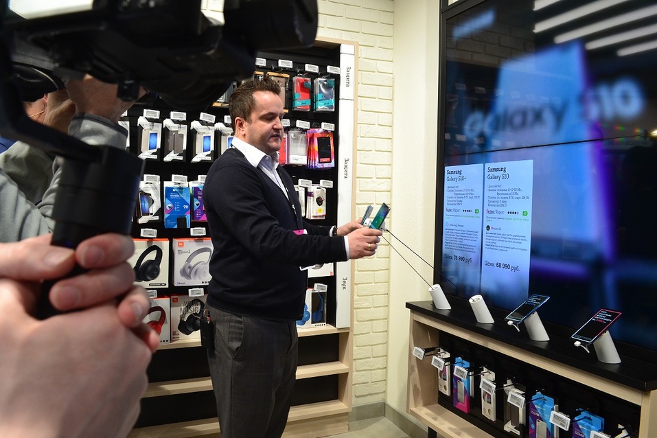 Розница нового поколения. Когда в Нижнем Новгороде откроется первый цифровой салон связи? 1 Розница нового поколения. Когда в Нижнем Новгороде откроется первый цифровой салон связи? 1