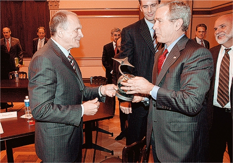 Владислав Тетюхин: «Ошибка Вексельберга была в том, что хотел купить нас дешево. Проиграл» 3 Владислав Тетюхин: «Ошибка Вексельберга была в том, что хотел купить нас дешево. Проиграл» 3