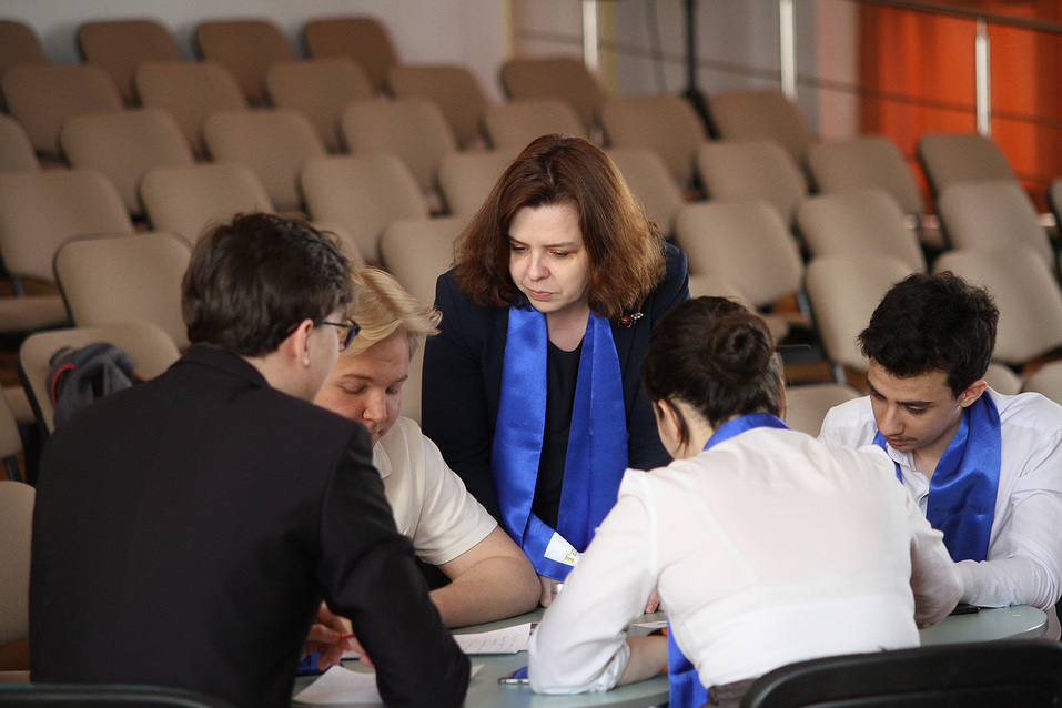 «Нужно закрыть Макдональдс в ответ на санкции США». О чем спорят школьники Урала 7 «Нужно закрыть Макдональдс в ответ на санкции США». О чем спорят школьники Урала 7