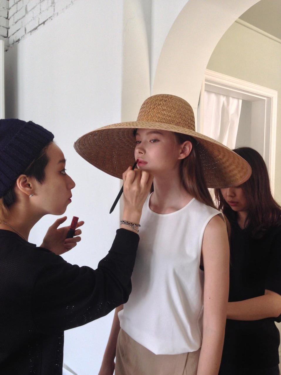 «Звучит смешно, но это — ужас»: модель Лиза Тебенева — о работе за границей 4 «Звучит смешно, но это — ужас»: модель Лиза Тебенева — о работе за границей 4