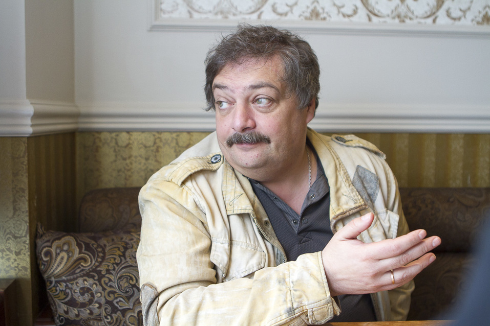 «Жить рассчитываю долго. Я из семьи долгожителей», — Дмитрий Быков* 3 «Жить рассчитываю долго. Я из семьи долгожителей», — Дмитрий Быков* 3