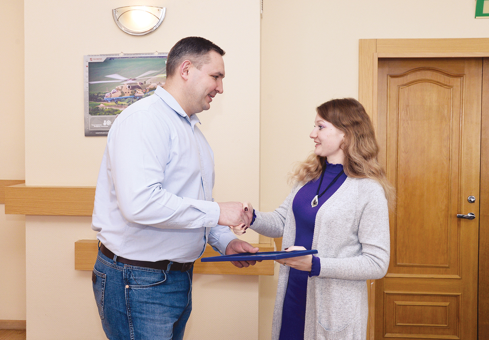 Лидеры ключевой профессии. На АПЗ выбрали инженера года 1 Лидеры ключевой профессии. На АПЗ выбрали инженера года 1