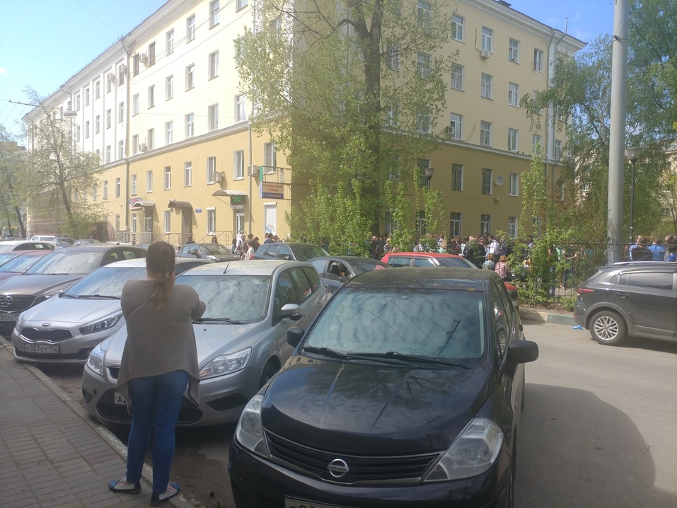 «Распускайте сотрудников по домам». В Нижнем Новгороде эвакуируют ТЦ и рынки 1 «Распускайте сотрудников по домам». В Нижнем Новгороде эвакуируют ТЦ и рынки 1