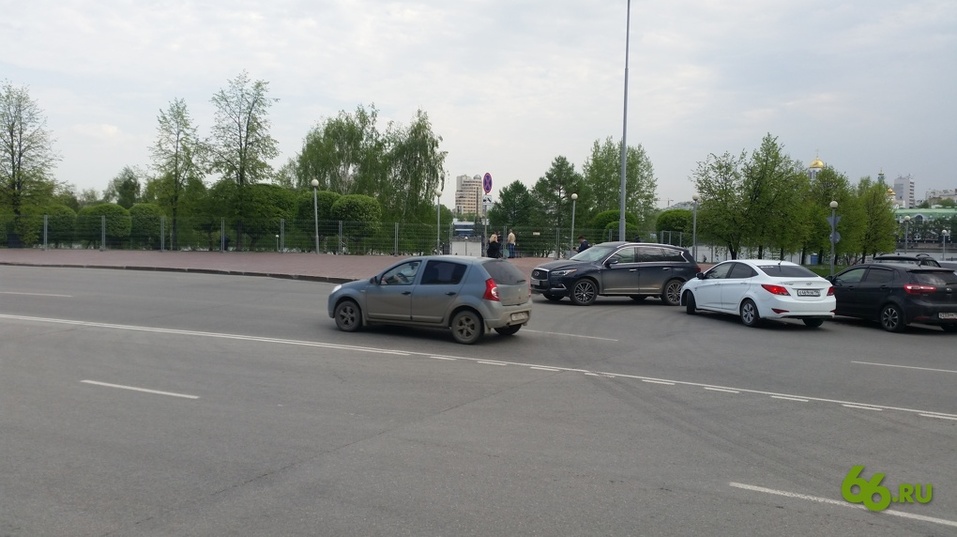 В сквере у театра драмы приступили к строительству храма 1 В сквере у театра драмы приступили к строительству храма 1