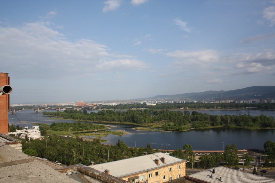 В центре Красноярска продают двухуровневый пентхаус с открытым бассейном и видом на Енисей 1 В центре Красноярска продают двухуровневый пентхаус с открытым бассейном и видом на Енисей 1