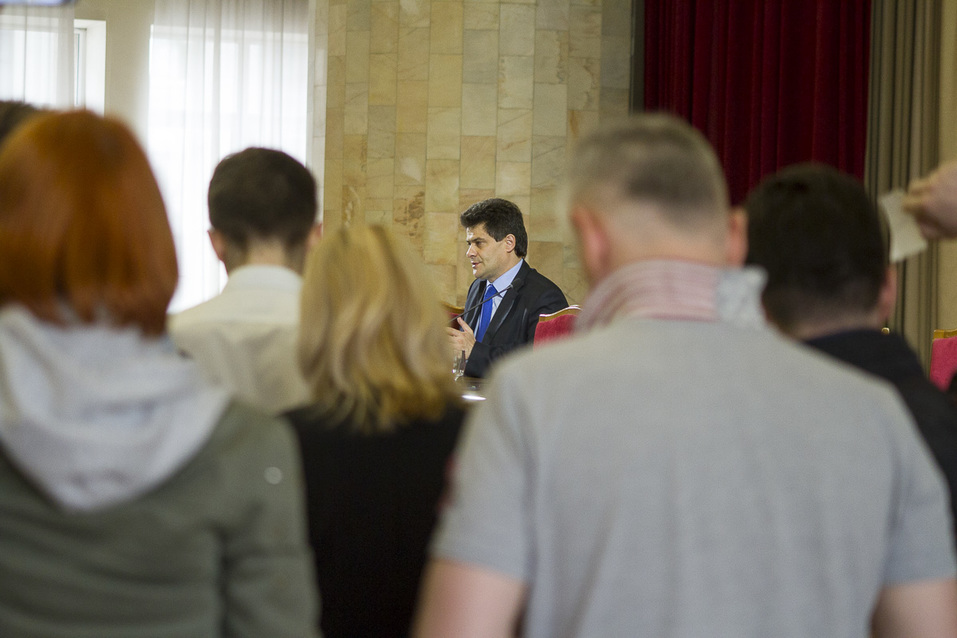 «Президент задачу поставил — будем выполнять». Главное с пресс-конференции Высокинского 8 «Президент задачу поставил — будем выполнять». Главное с пресс-конференции Высокинского 8