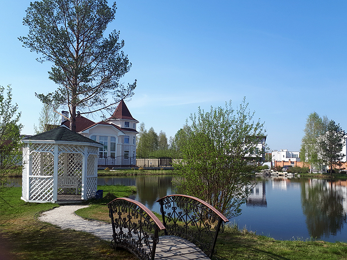 «В халате сажусь на мотоцикл и еду купаться». Вадим Шамшурин о цене и ценности своего дома 1 «В халате сажусь на мотоцикл и еду купаться». Вадим Шамшурин о цене и ценности своего дома 1