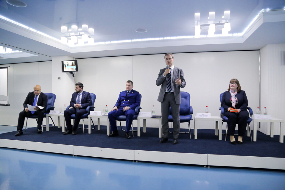 «У нас воруют вывески и требуют выкуп». На что нижегородские бизнесмены жаловались мэру 1 «У нас воруют вывески и требуют выкуп». На что нижегородские бизнесмены жаловались мэру 1