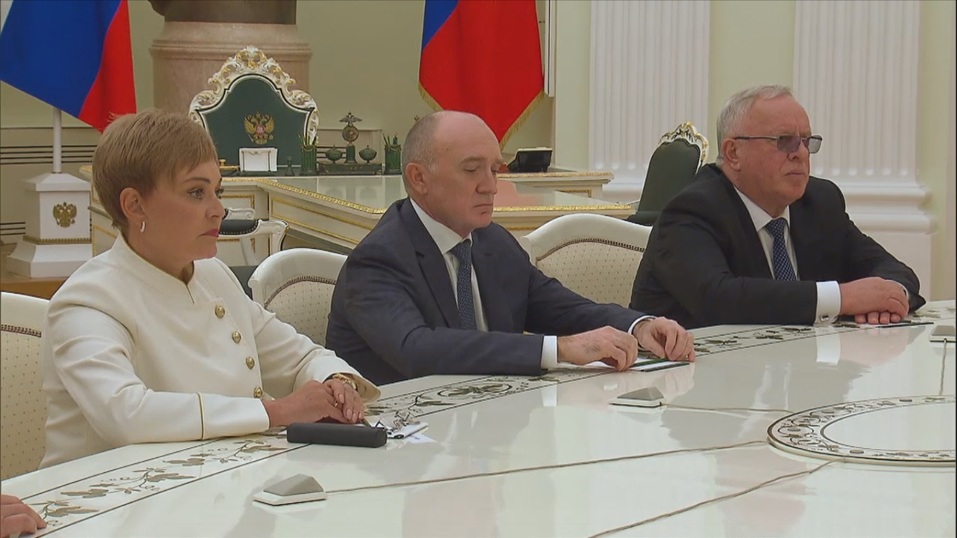 «Чтобы завоевать доверие граждан». Путин попросил Бориса Дубровского поддержать Текслера 1 «Чтобы завоевать доверие граждан». Путин попросил Бориса Дубровского поддержать Текслера 1