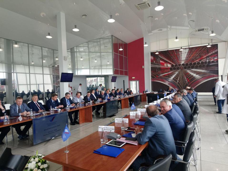 «Надо не только зарабатывать в регионе»: Текслер встретился с челябинскими промышленниками 1 «Надо не только зарабатывать в регионе»: Текслер встретился с челябинскими промышленниками 1