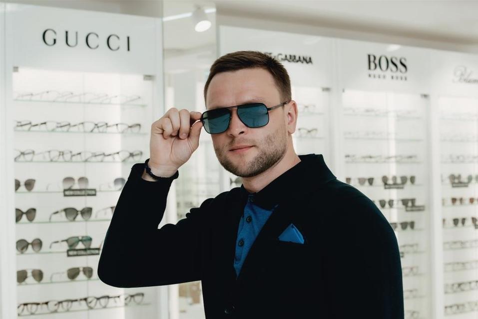 Иван Зубарев: «Обычно покупаю очки в Европе. Удивлен, что и в Екатеринбурге есть выбор» 4 Иван Зубарев: «Обычно покупаю очки в Европе. Удивлен, что и в Екатеринбурге есть выбор» 4