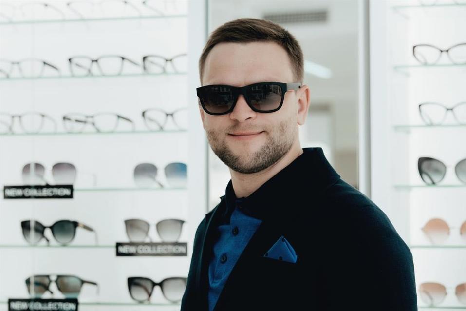 Иван Зубарев: «Обычно покупаю очки в Европе. Удивлен, что и в Екатеринбурге есть выбор» 5 Иван Зубарев: «Обычно покупаю очки в Европе. Удивлен, что и в Екатеринбурге есть выбор» 5