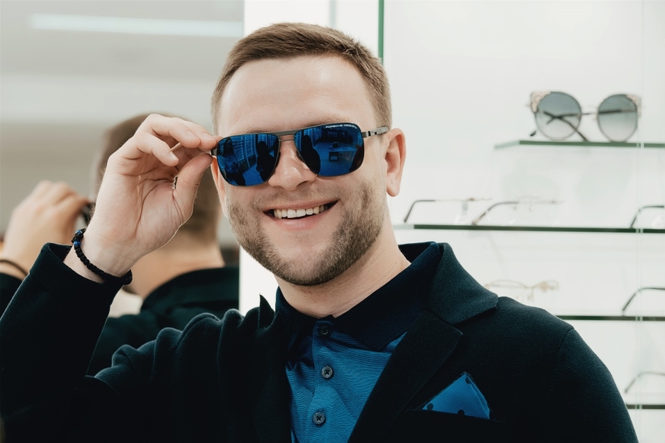 Иван Зубарев: «Обычно покупаю очки в Европе. Удивлен, что и в Екатеринбурге есть выбор» 7 Иван Зубарев: «Обычно покупаю очки в Европе. Удивлен, что и в Екатеринбурге есть выбор» 7