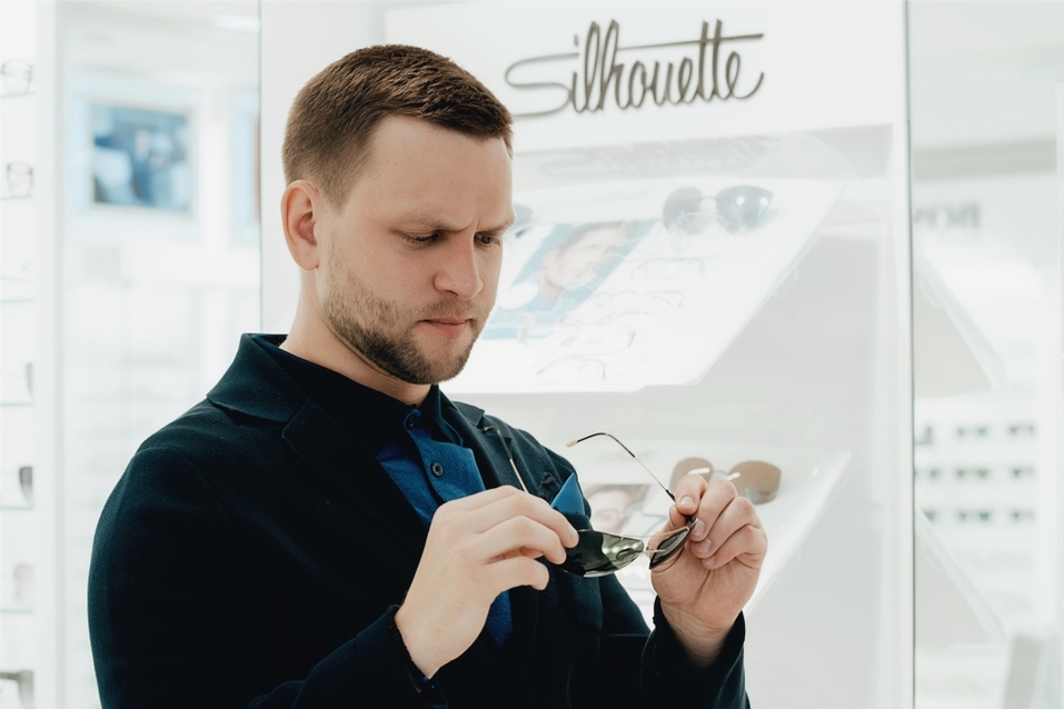 Иван Зубарев: «Обычно покупаю очки в Европе. Удивлен, что и в Екатеринбурге есть выбор» 10 Иван Зубарев: «Обычно покупаю очки в Европе. Удивлен, что и в Екатеринбурге есть выбор» 10