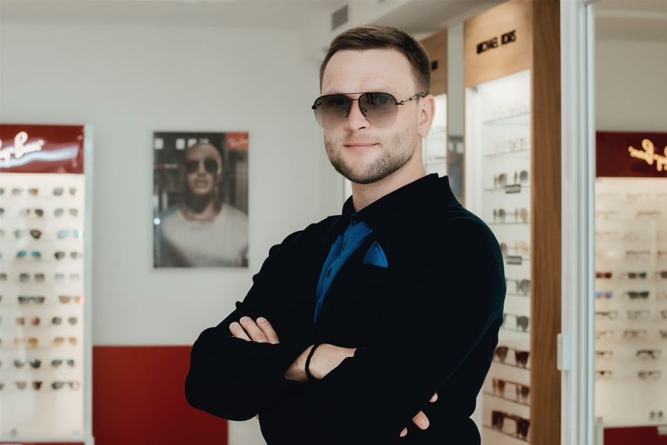 Иван Зубарев: «Обычно покупаю очки в Европе. Удивлен, что и в Екатеринбурге есть выбор» 12 Иван Зубарев: «Обычно покупаю очки в Европе. Удивлен, что и в Екатеринбурге есть выбор» 12