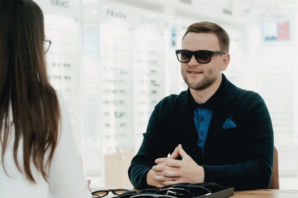 Иван Зубарев: «Обычно покупаю очки в Европе. Удивлен, что и в Екатеринбурге есть выбор» 19 Иван Зубарев: «Обычно покупаю очки в Европе. Удивлен, что и в Екатеринбурге есть выбор» 19