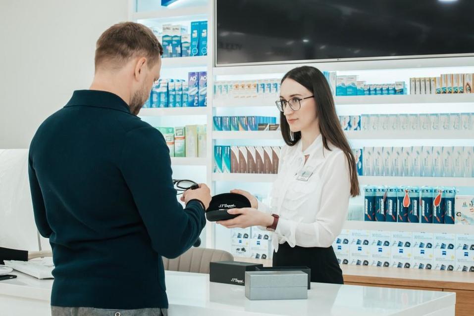 Иван Зубарев: «Обычно покупаю очки в Европе. Удивлен, что и в Екатеринбурге есть выбор» 21 Иван Зубарев: «Обычно покупаю очки в Европе. Удивлен, что и в Екатеринбурге есть выбор» 21