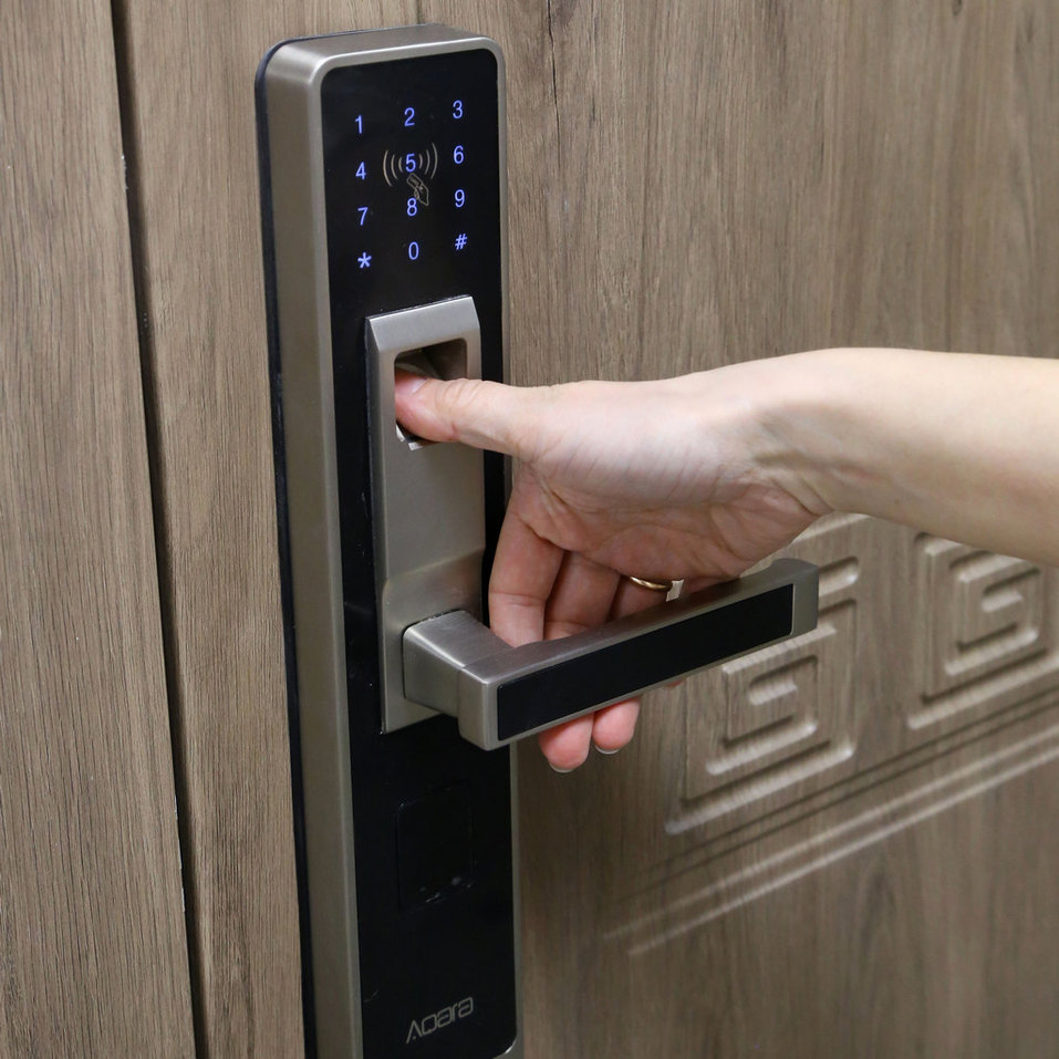 Электронные замки на входных дверях Электронные замки на входных дверях