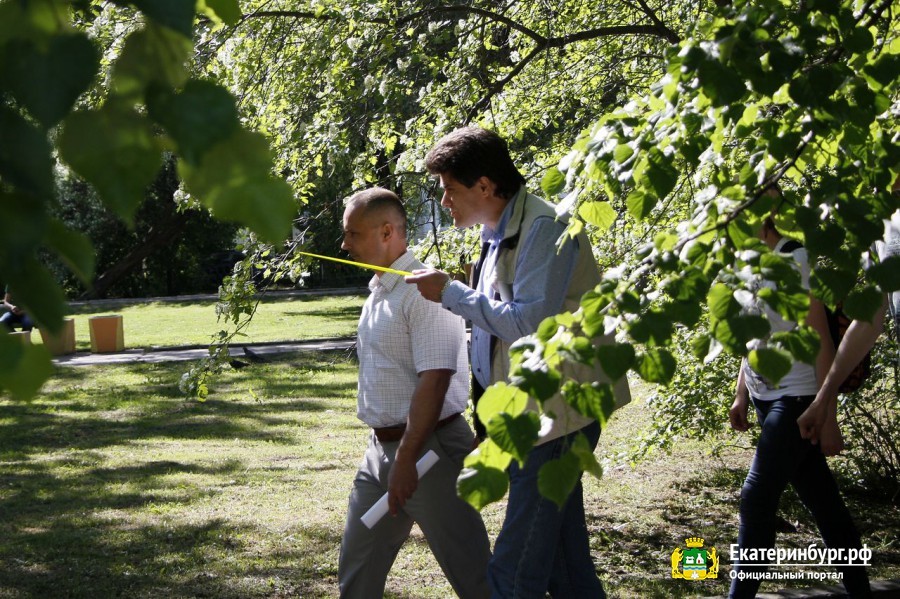 Мэр инспектирует скверы Мэр инспектирует скверы