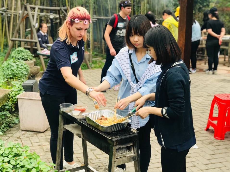 «Там очень ценят учителей». Как уехать в Китай и зарабатывать 270 тыс. руб. в месяц 2 «Там очень ценят учителей». Как уехать в Китай и зарабатывать 270 тыс. руб. в месяц 2